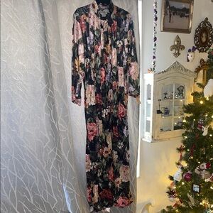 NWT Vintage Velvet Floral Housedress
